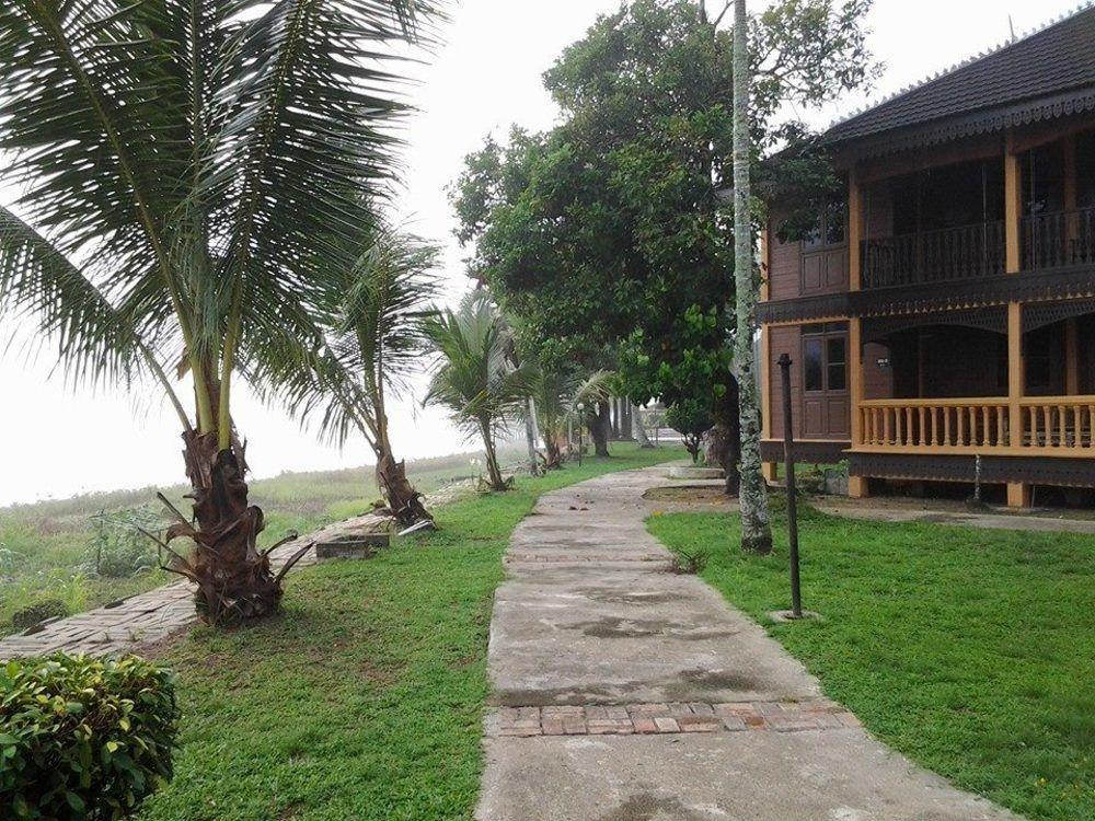Green Village Pasir Salak Eco River Resort Kampung Gajah  المظهر الخارجي الصورة