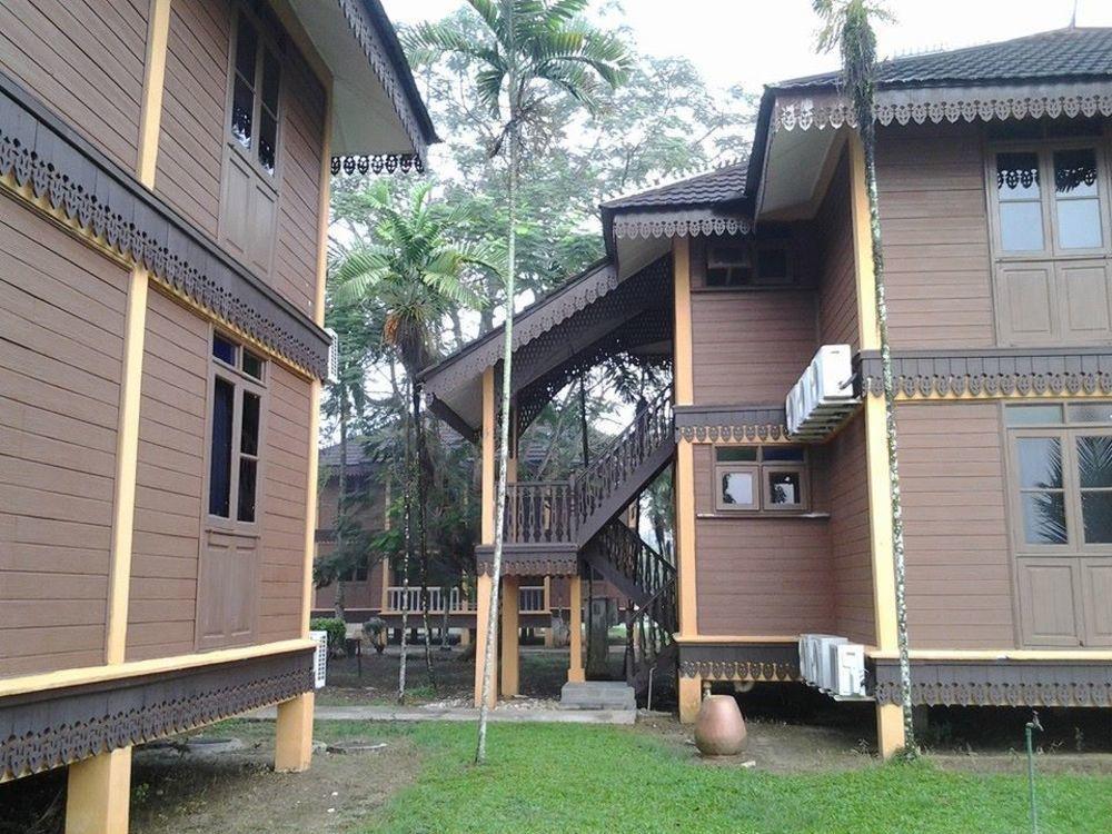 Green Village Pasir Salak Eco River Resort Kampung Gajah  المظهر الخارجي الصورة