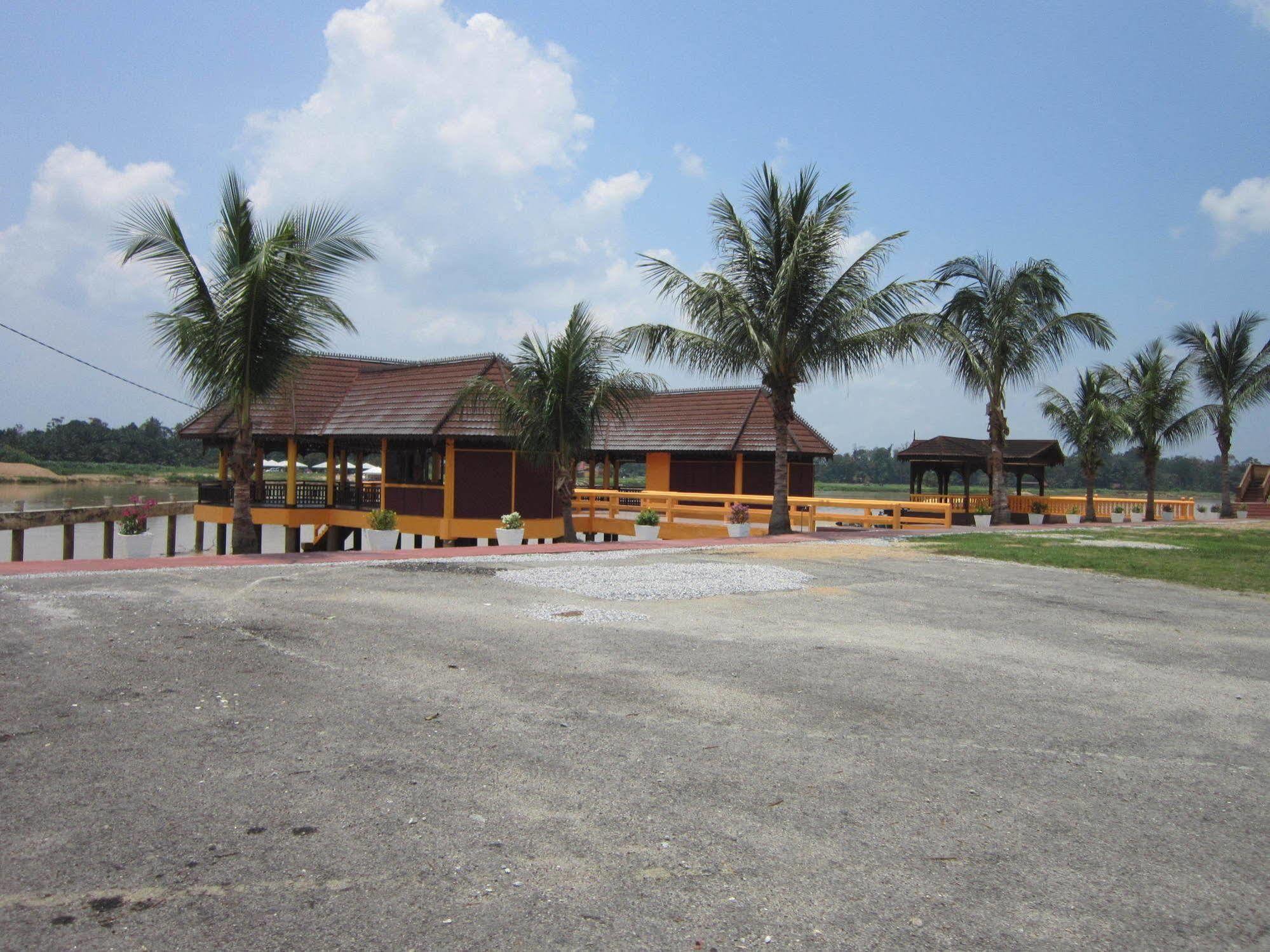 Green Village Pasir Salak Eco River Resort Kampung Gajah  المظهر الخارجي الصورة