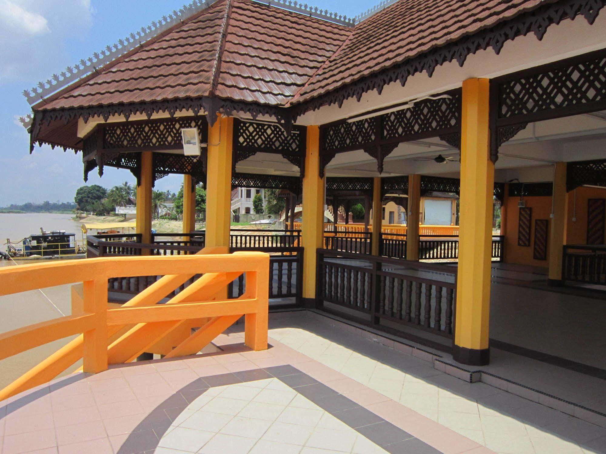Green Village Pasir Salak Eco River Resort Kampung Gajah  المظهر الخارجي الصورة