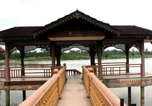 Green Village Pasir Salak Eco River Resort Kampung Gajah  المظهر الخارجي الصورة