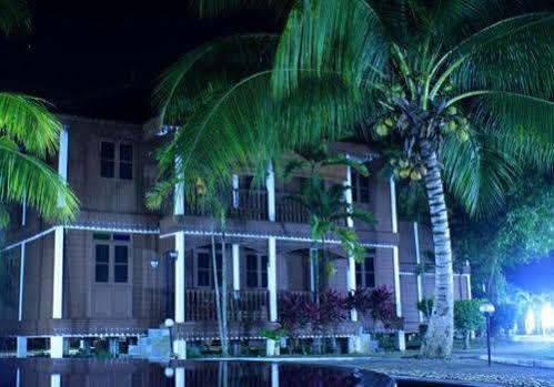 Green Village Pasir Salak Eco River Resort Kampung Gajah  المظهر الخارجي الصورة